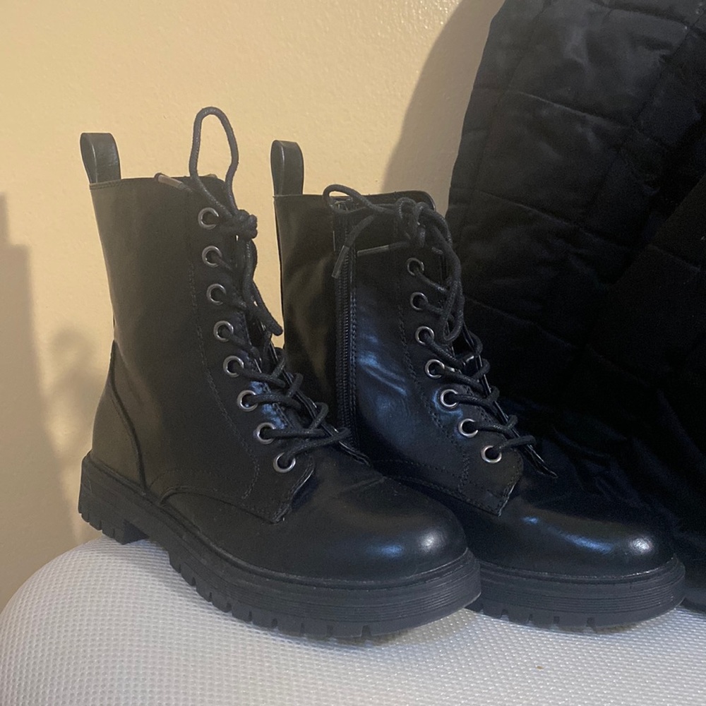 Black fashion combat boots